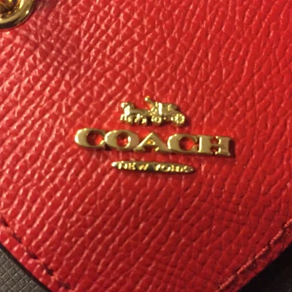 đź’ĄHOST PICđź’ĄCOACH - HEART KEYCHAIN / KEYFOB (NWT) - Picture 3 of 9